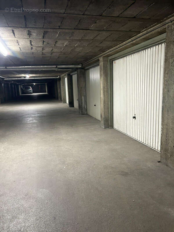 Parking à ANNEMASSE