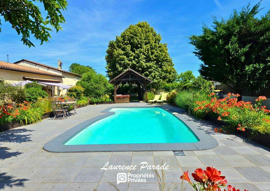 Maison et deux logements garage piscine - photo 12