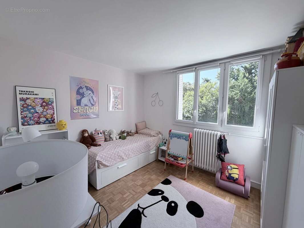 Bougival — Appartement T3/T4 - Refait à neuf -  Résidence avec PISCINE -DPE : C / C - photo 10