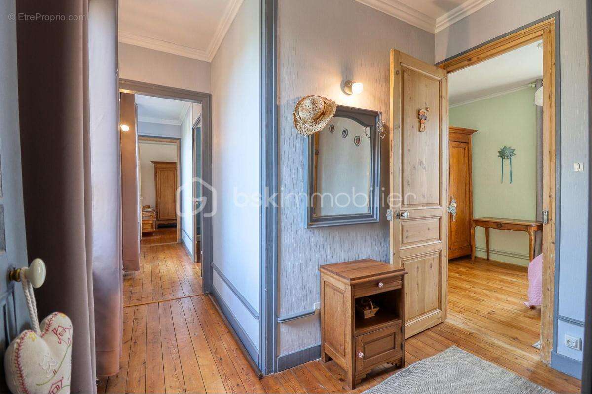 Maison de caractère 115 m² - 6 pièces - 3 chambres avec Jardin et Garage - photo 12