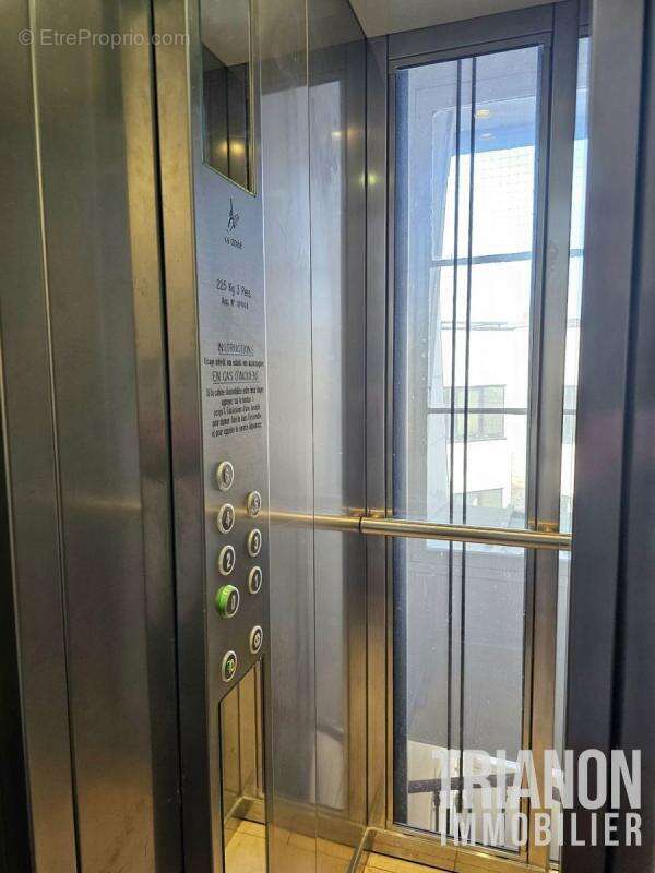 Appartement à PARIS-17E