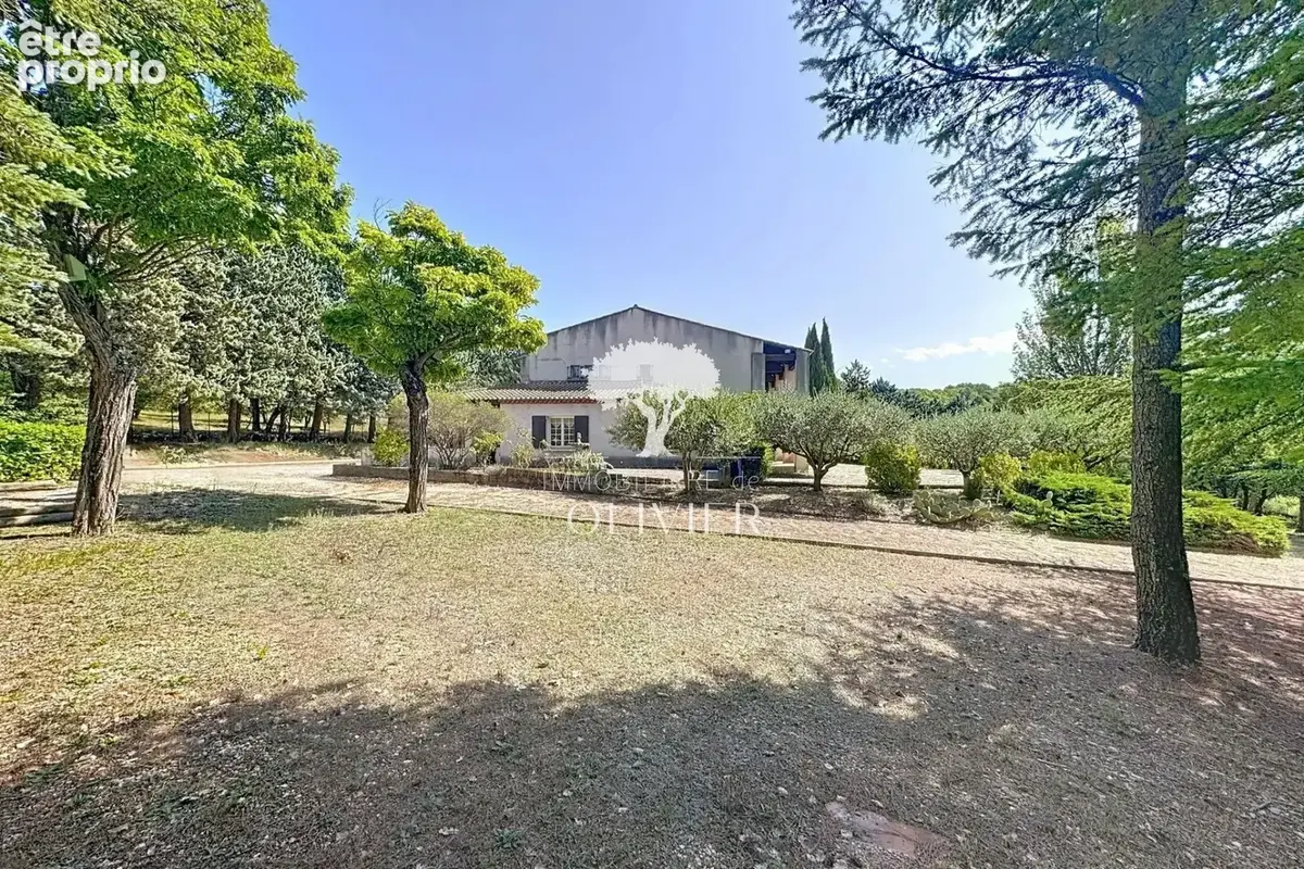 Maison 9 pièces 266 m² à vendre à Saignon (84400) - photo 2