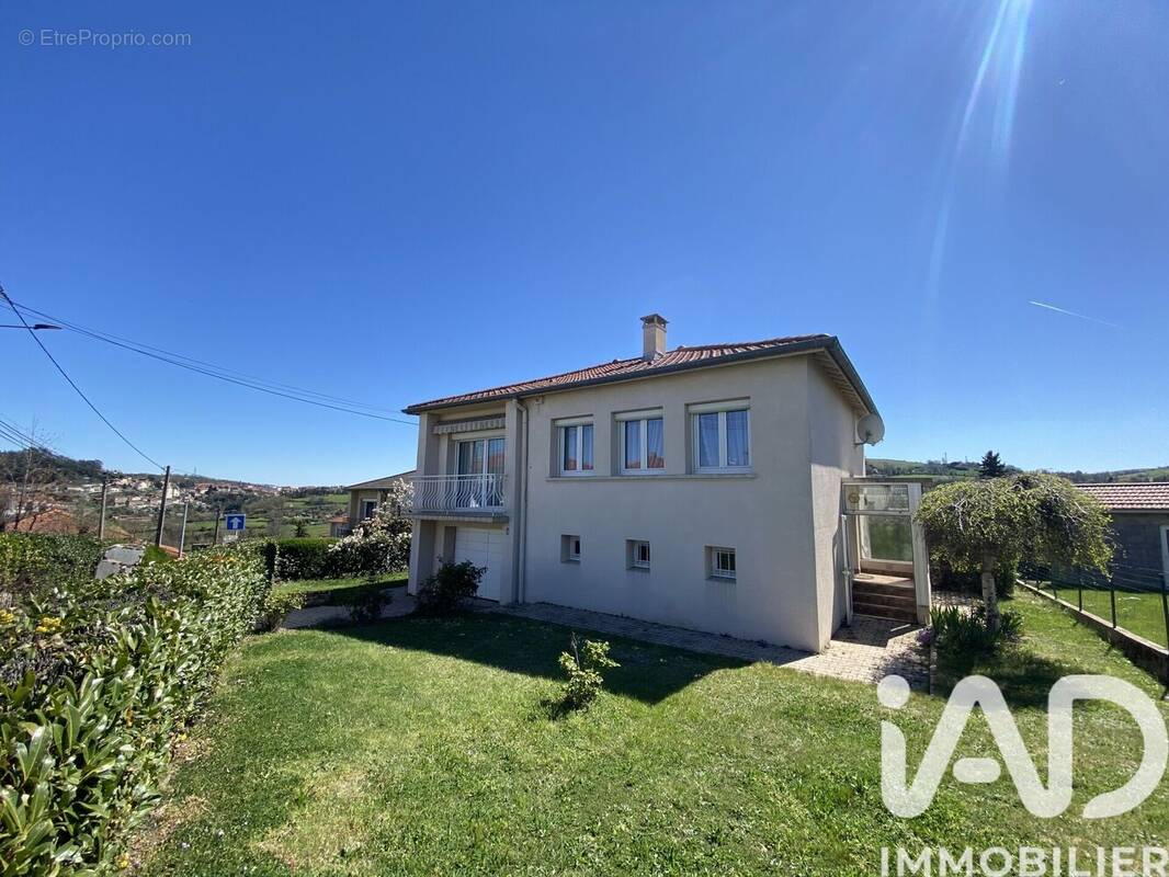 Photo 1 - Maison à SAINT-GENEST-LERPT