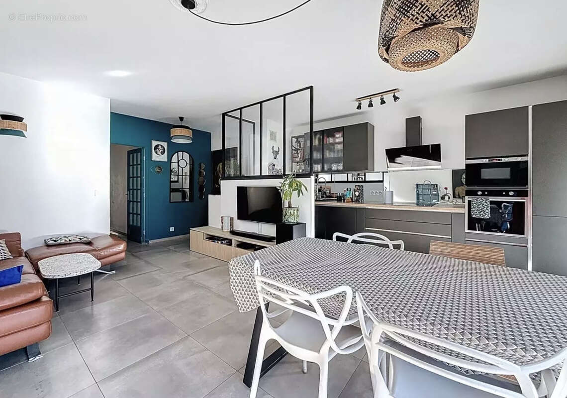 Appartement à SIX-FOURS-LES-PLAGES