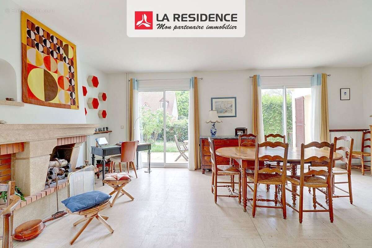 Maison à MAREIL-MARLY