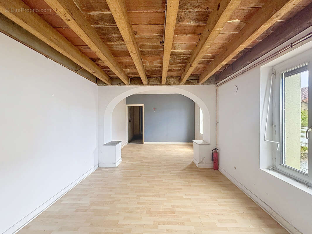 Appartement à TASSENIERES