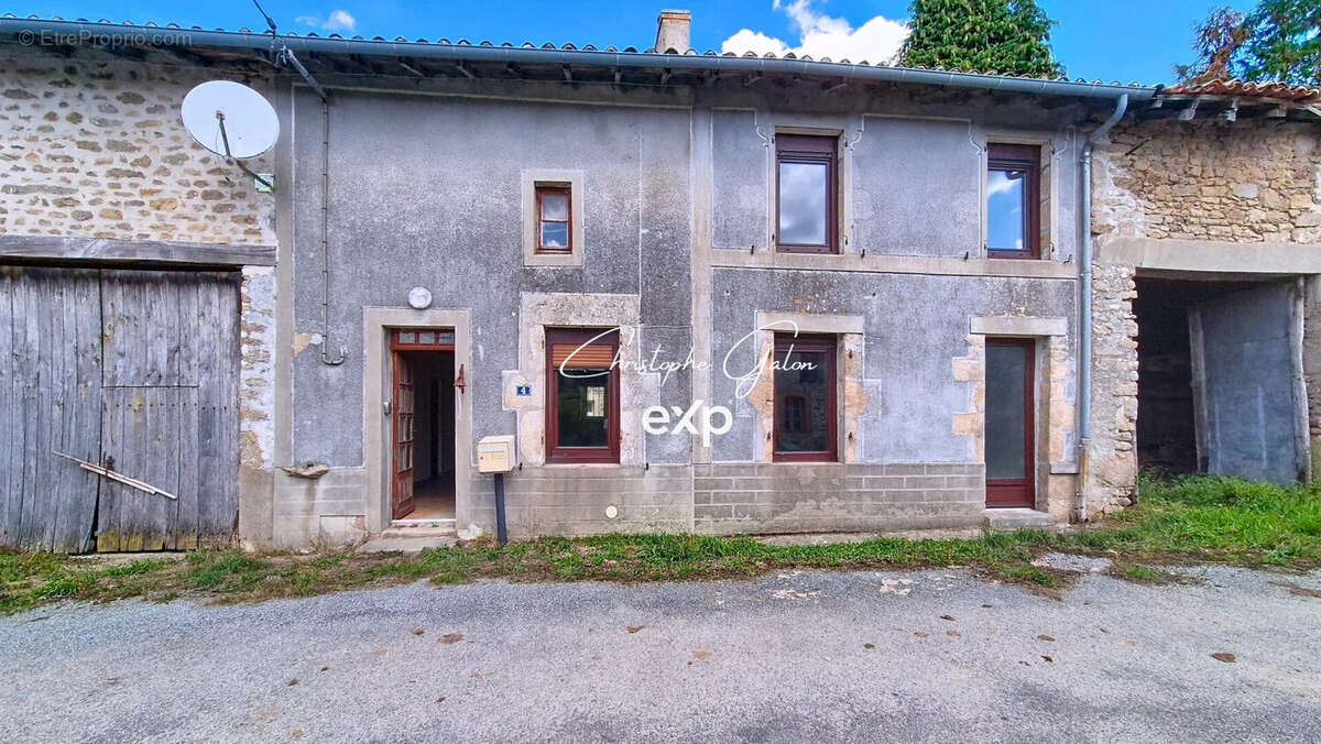 Maison à CHATEAUPONSAC