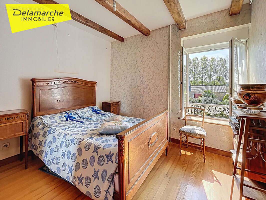 A vendre maison à La Rochelle Normande avec dépendances et 1 hectare - photo 7