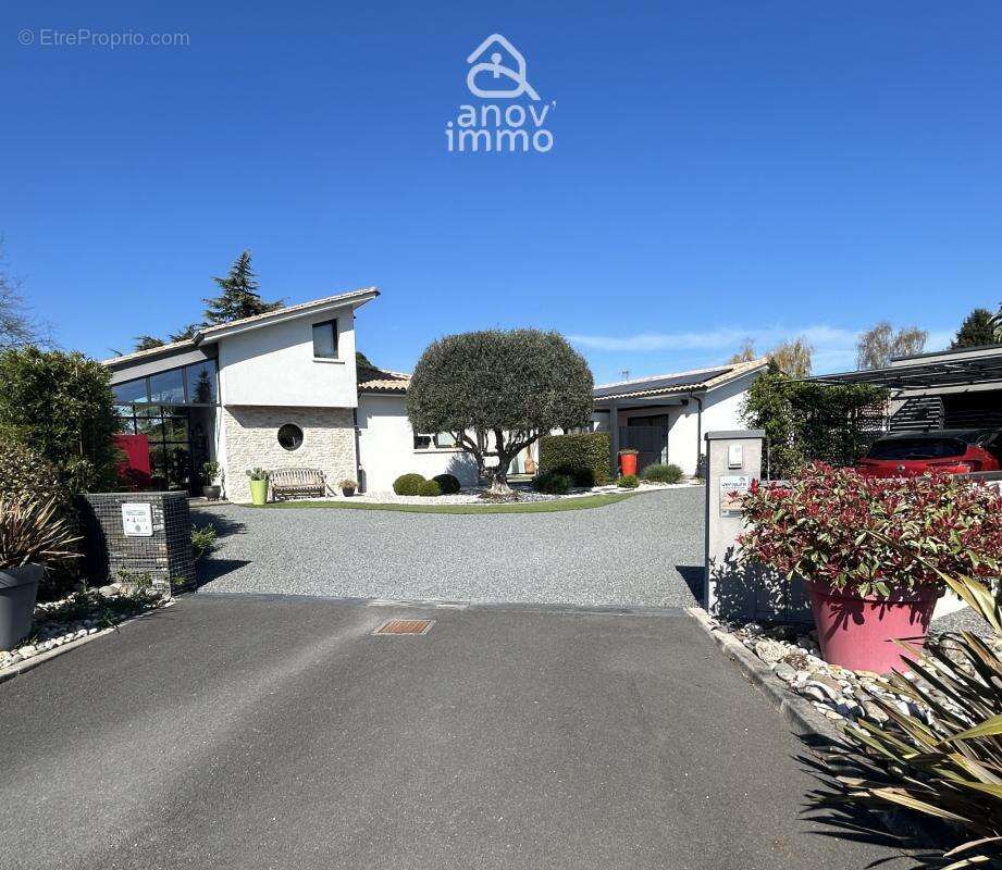 Villa contemporaine d'exception   205 m2   saint-yrieix rare - photo 2