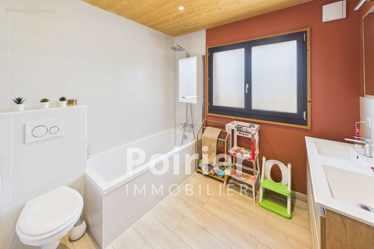 Maison à THOLLON-LES-MEMISES