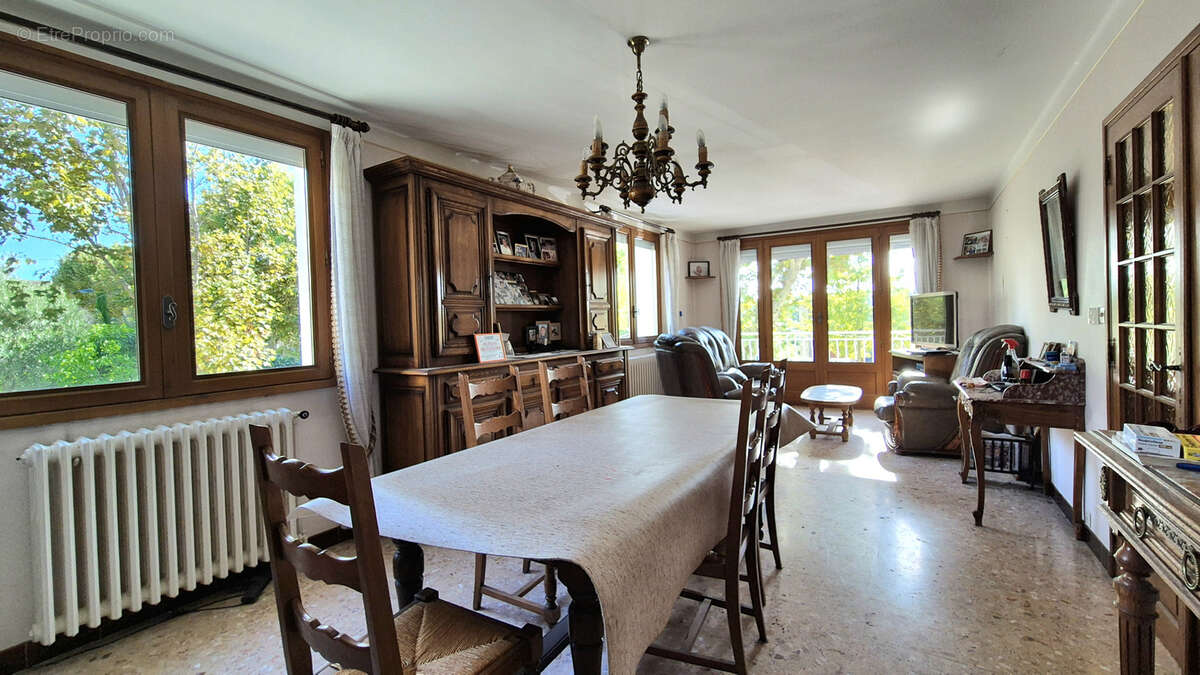 Maison à CHARMES-SUR-L&#039;HERBASSE