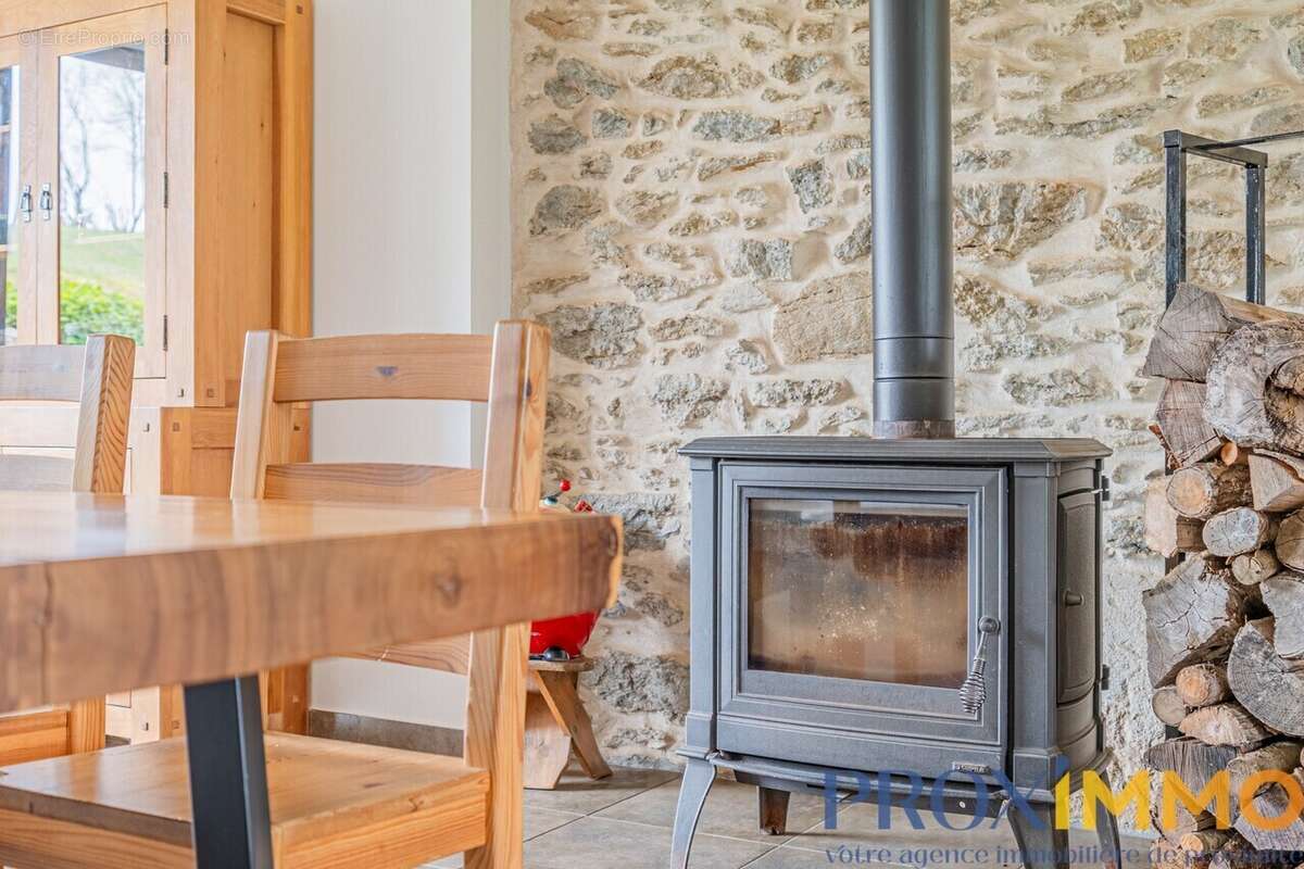 Maison à MIRIBEL-LES-ECHELLES