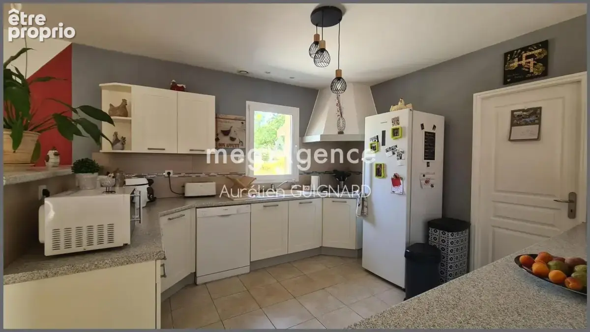 7 Chambres, double garage, jardin piscinable paysager - photo 9