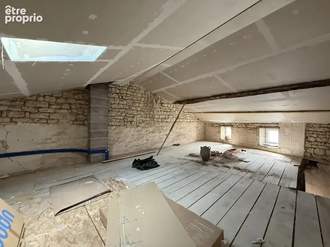 Spacieuse propriété en pierre de 4 chambres, au coeur d'un petit village proche de Ruffec - photo 13