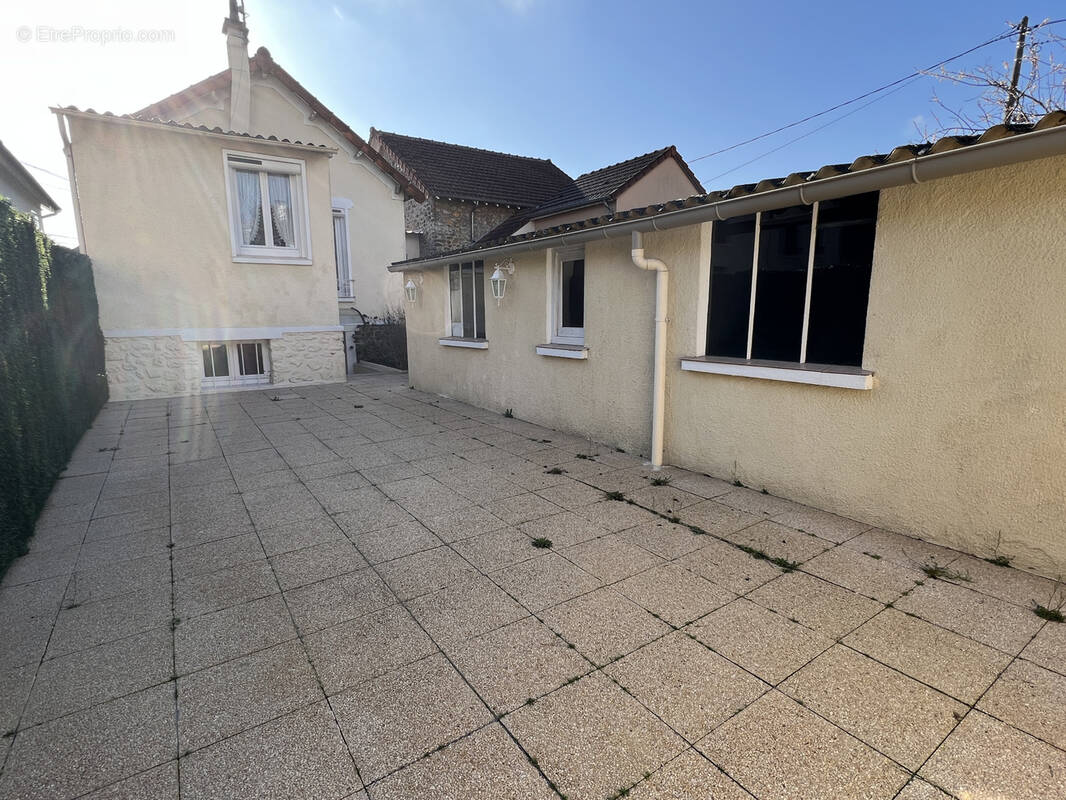 Maison à SAVIGNY-SUR-ORGE