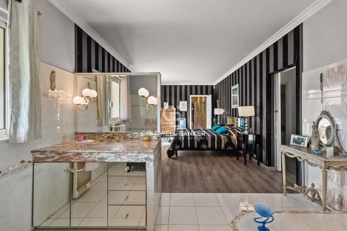 Maison à MOUGINS