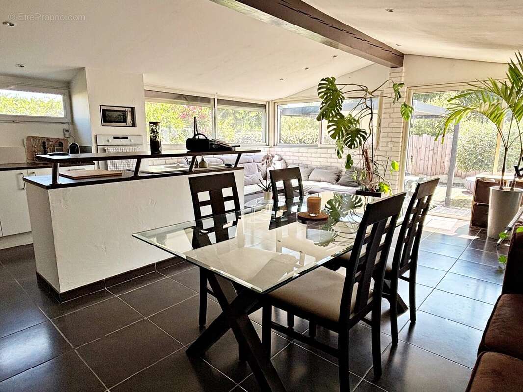 Maison à ROQUEBRUNE-SUR-ARGENS