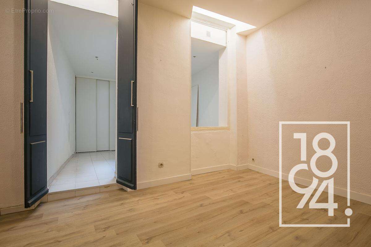 Appartement à MARSEILLE-6E