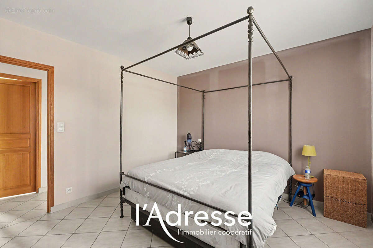Exclusivité l'Adresse Immobilier - La Salvetat Saint Gilles - Maison de 137m² avec un grand sous-sol de 70m² sur un terrain de 7 - photo 10