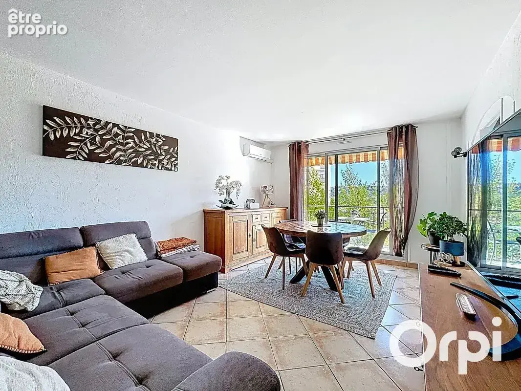 Appartement 4 pièces 82 m2 - stationnement - cave - lumineux - photo 2