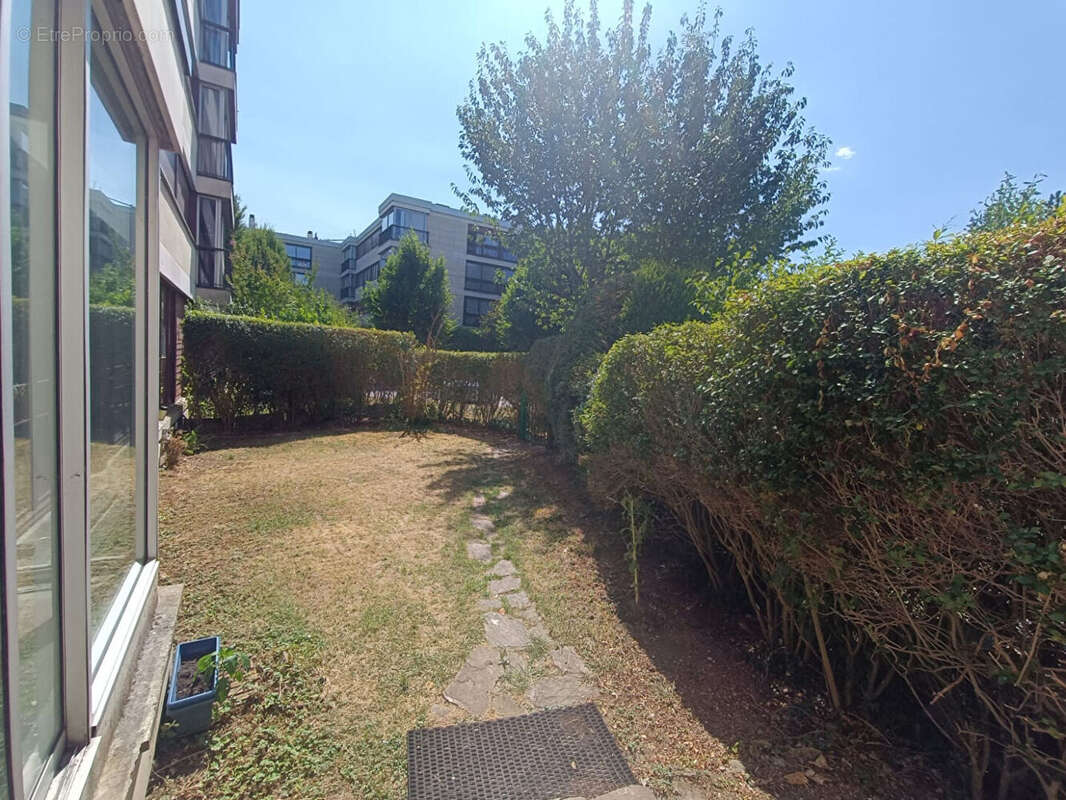 Appartement à FONTENAY-LE-FLEURY