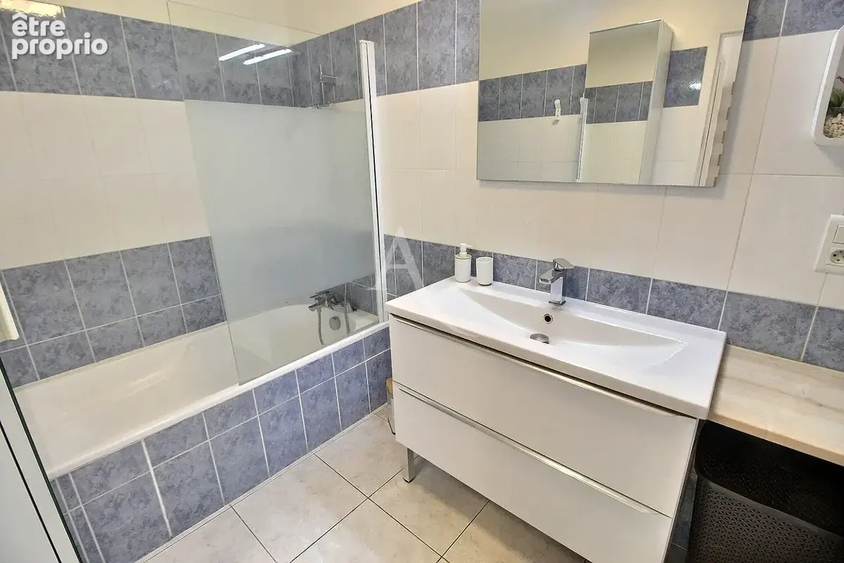 A vendre t3 en rez de chaussée avec extérieur  et 2 places de parking sécurisé. - photo 6