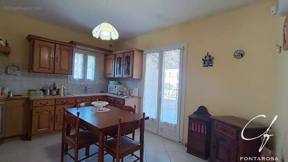 Maison à LE MUY