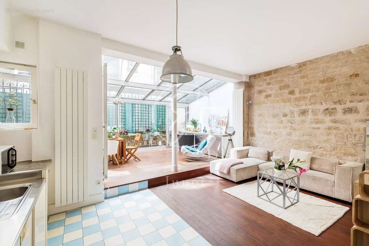 Appartement à PARIS-18E