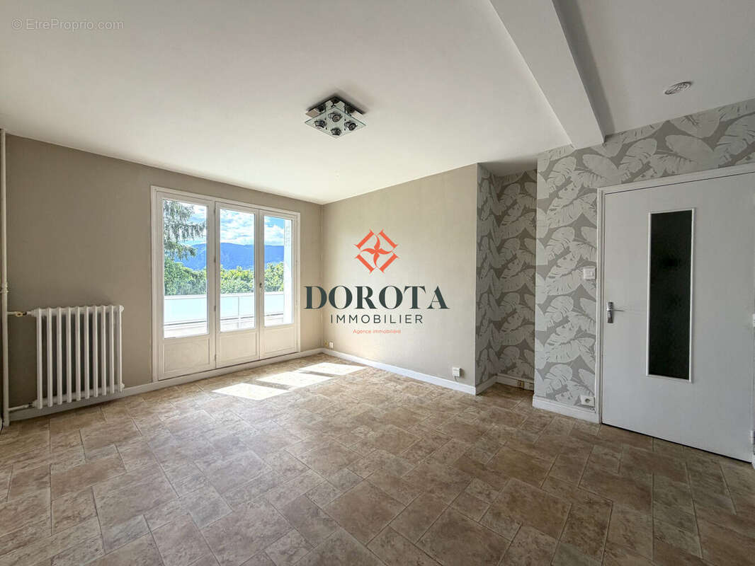 Appartement à DOMENE