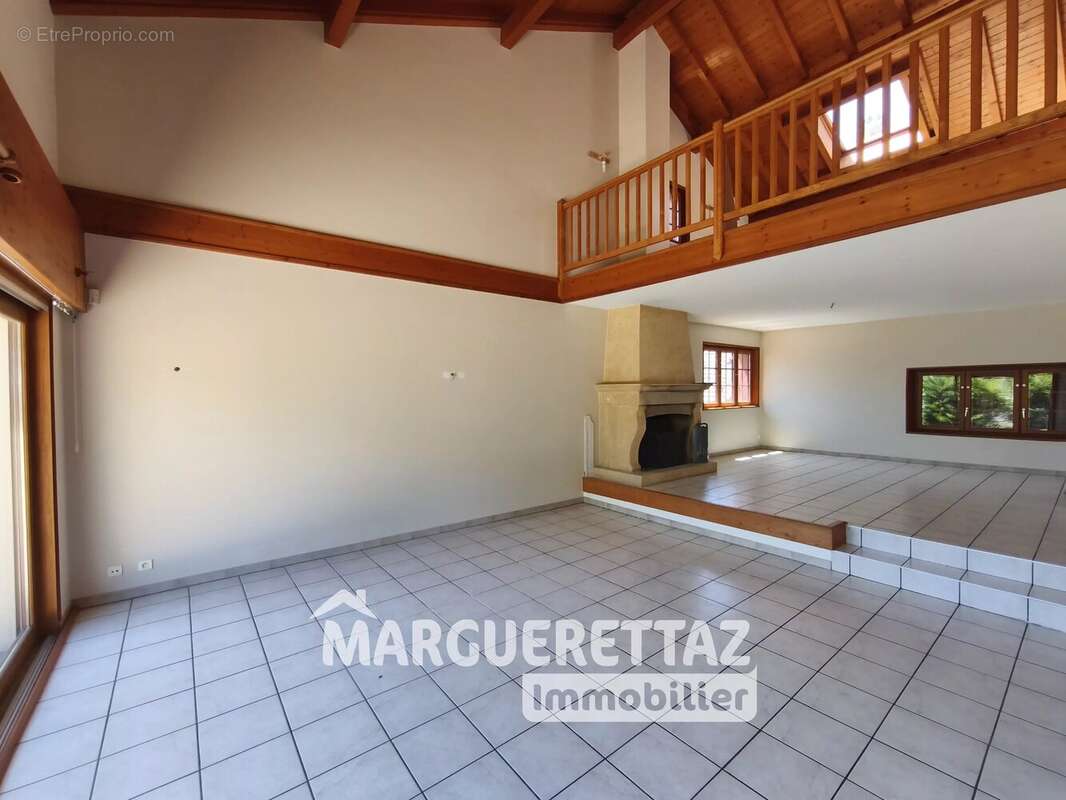 Maison à BONNEVILLE
