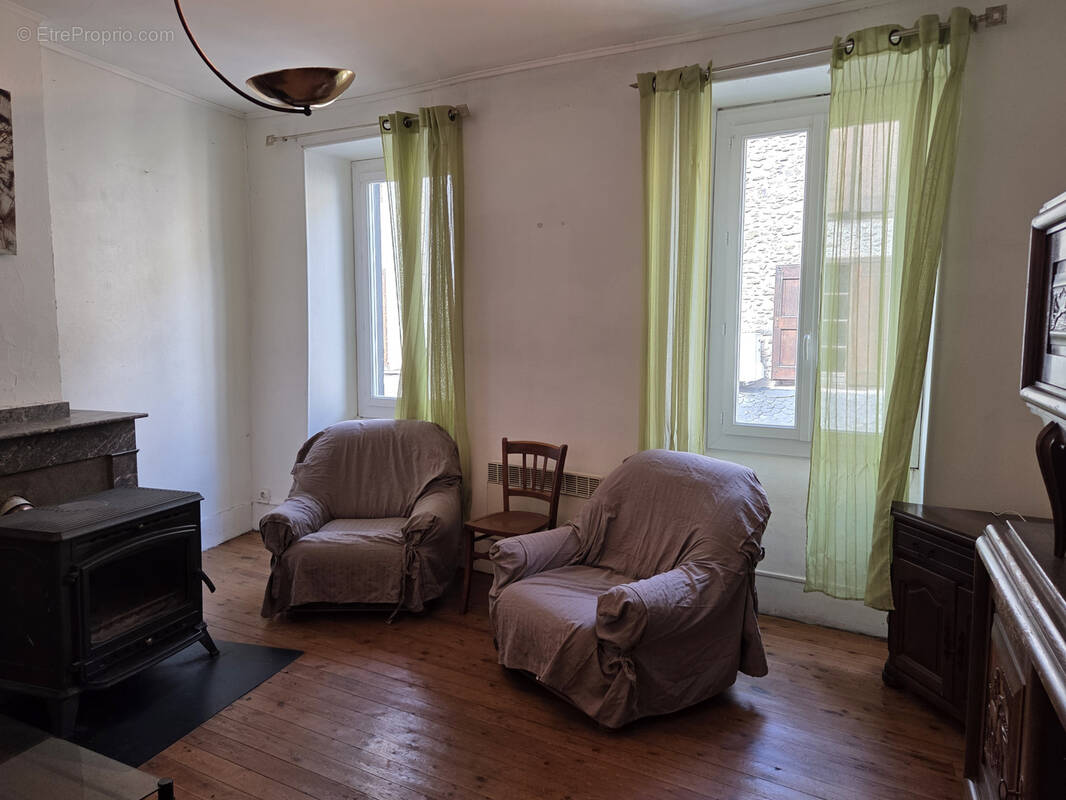 Maison à LES CABANNES