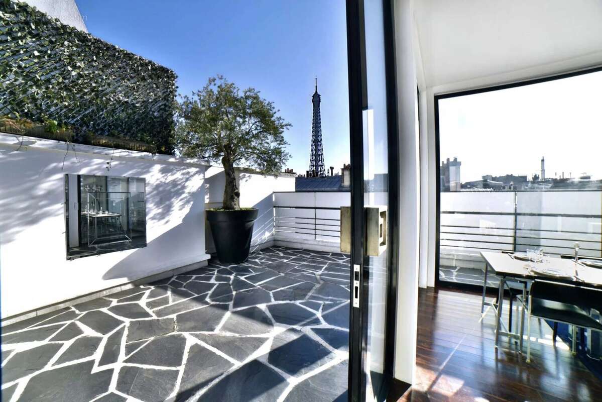 Appartement à PARIS-16E