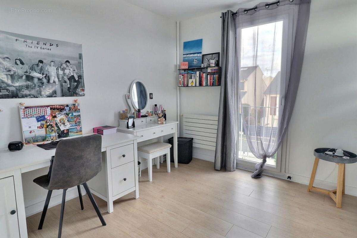 Maison familiale a crespieres avec 4 chambres et sous-sol partiel - photo 8