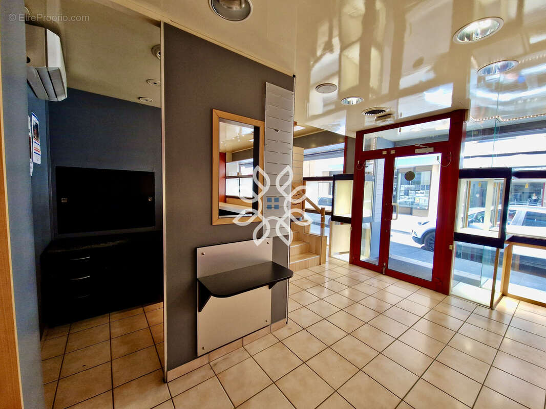 Local Commercial sécurisé-Centre ville Brioude - photo 6