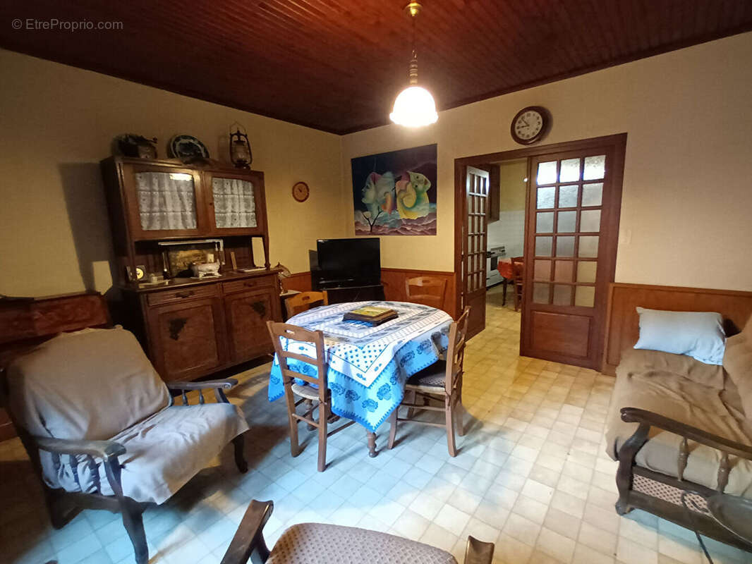Maison à FLAGNAC