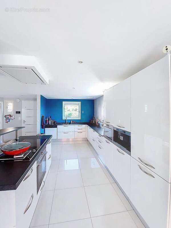 Maison à SAINT-LAURENT-DU-VAR