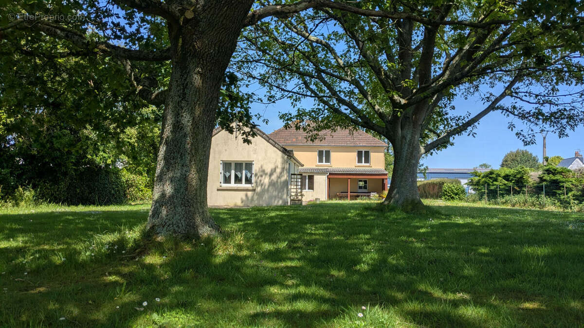 Maison à SAINT-FLOXEL