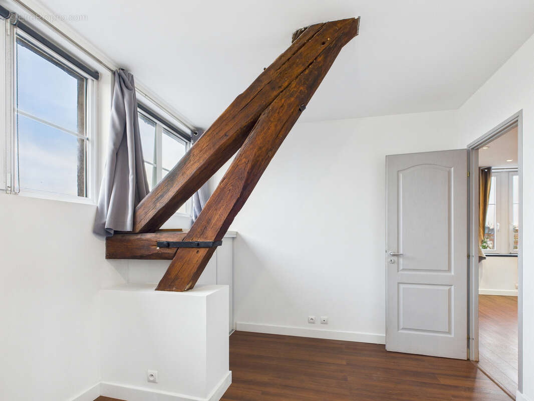 Secteur Saint Martin: Magnifique emplacement pour cet appartement de type 3 composé de 2 chambres - photo 6