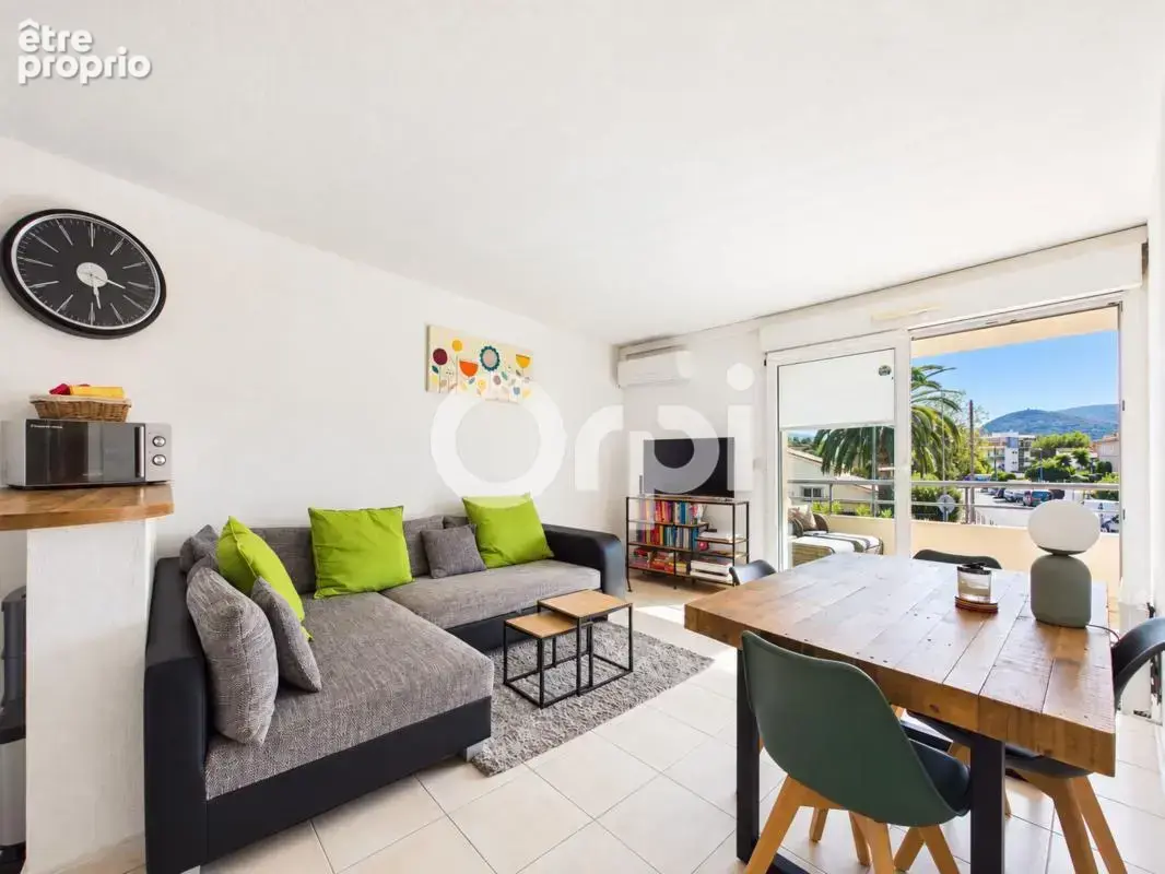 Appartement à MANDELIEU-LA-NAPOULE