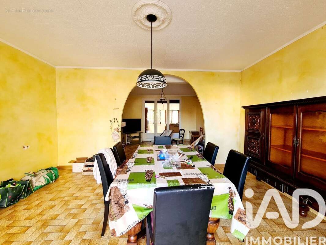 Maison 107 m² à Fleury  - photo 3