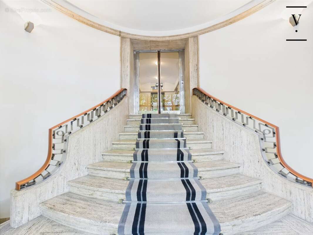 Appartement à PARIS-7E