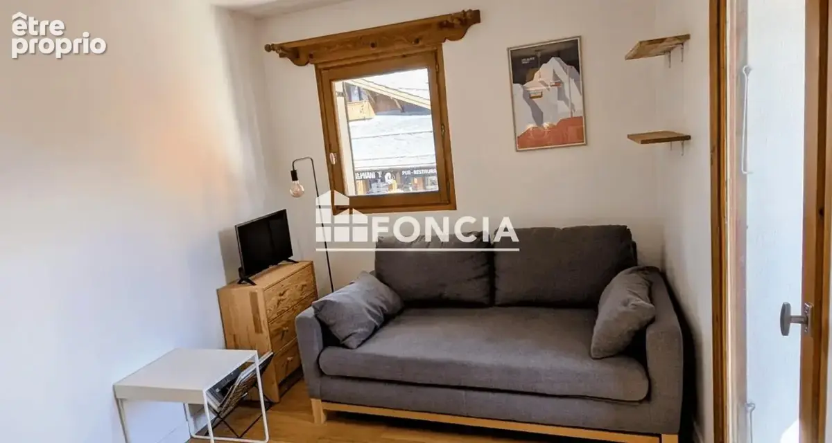 Au Praz, appartement rénové de 31 m² comprenant une chambre indépendante, un séjour avec cuisine équipée et un balcon. Situé au  - photo 2