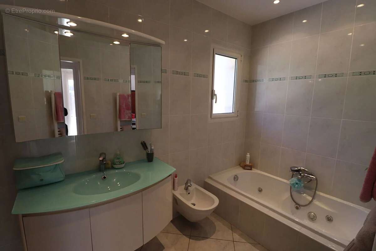 Maison à LA CADIERE-D'AZUR