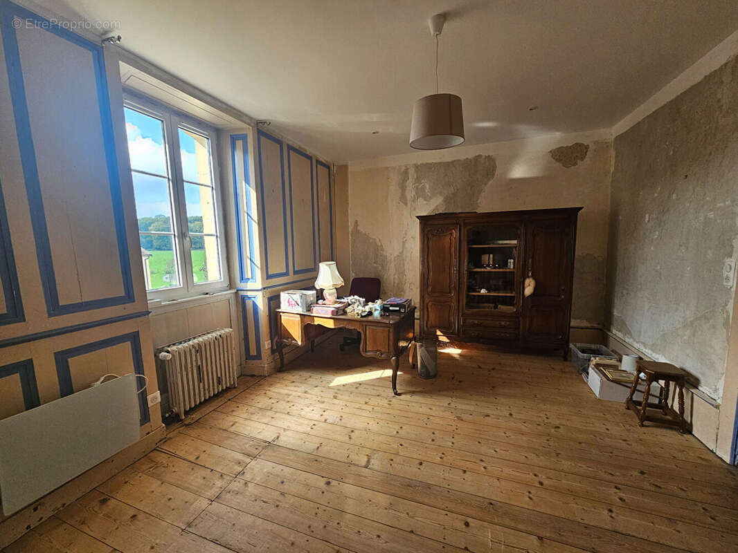 Maison à MENOUX