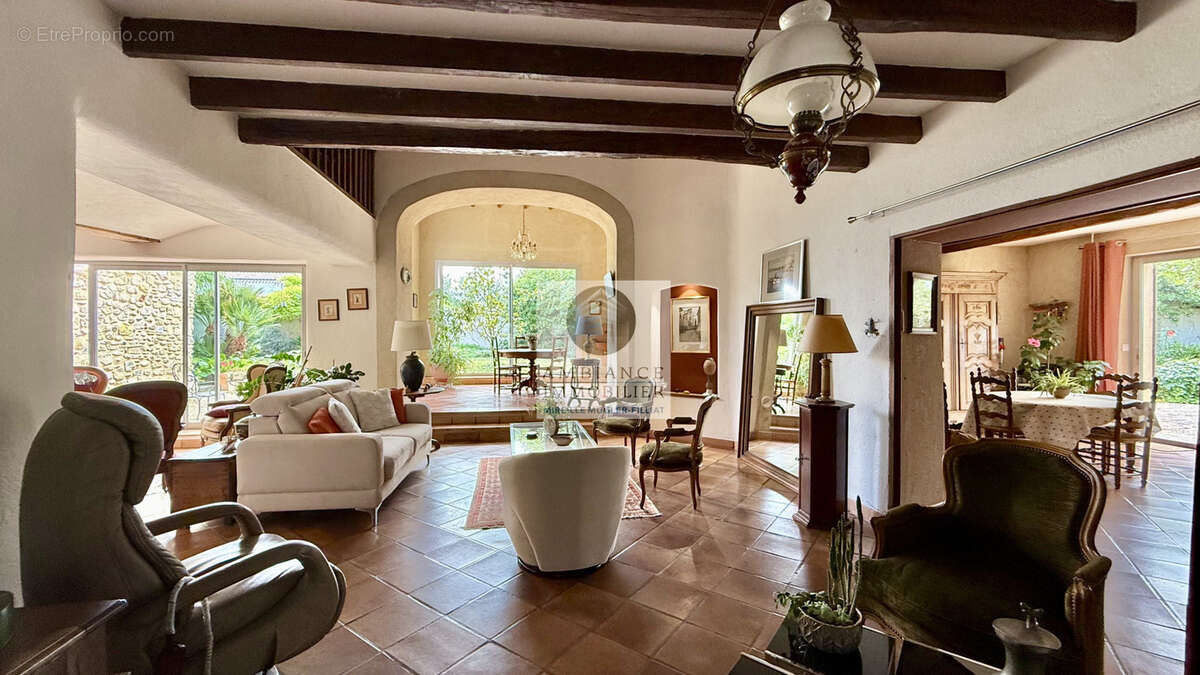 Maison à ETOILE-SUR-RHONE