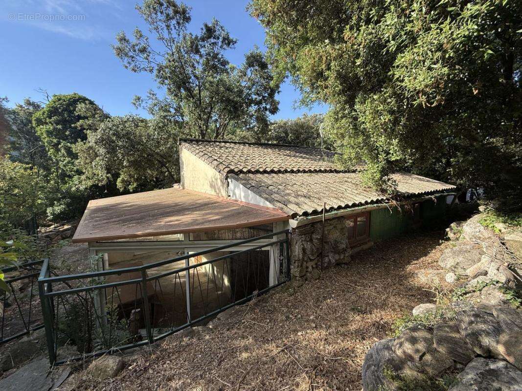 Maison à COLOMBIERES-SUR-ORB