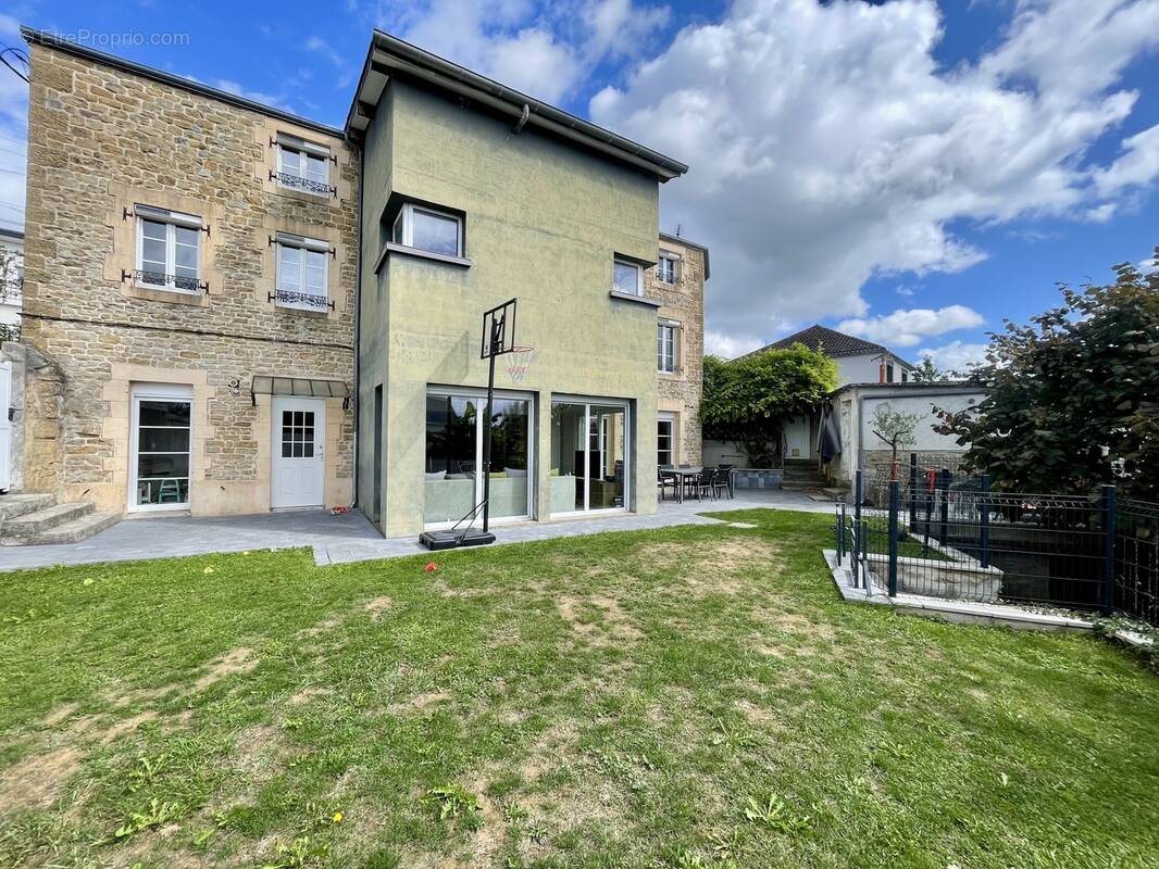 Maison à CHARLEVILLE-MEZIERES
