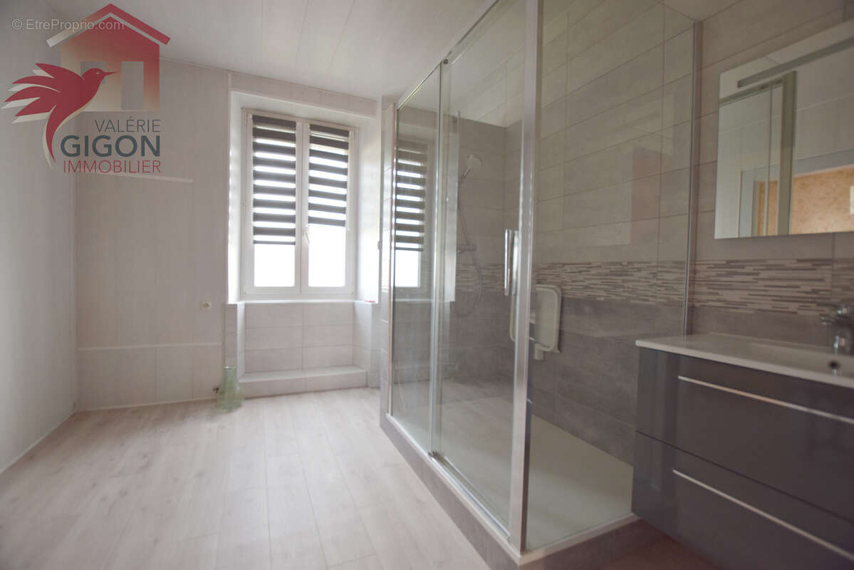 Maison à VIEUX-CHARMONT