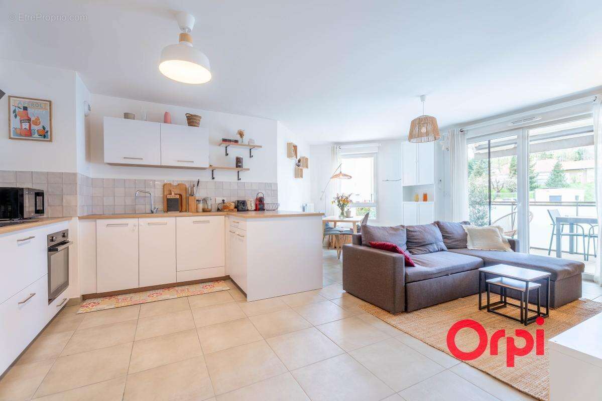 Appartement à FLEURIEUX-SUR-L'ARBRESLE
