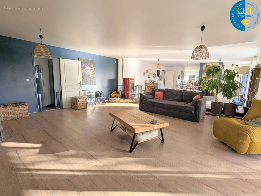 Maison à LES BRULAIS